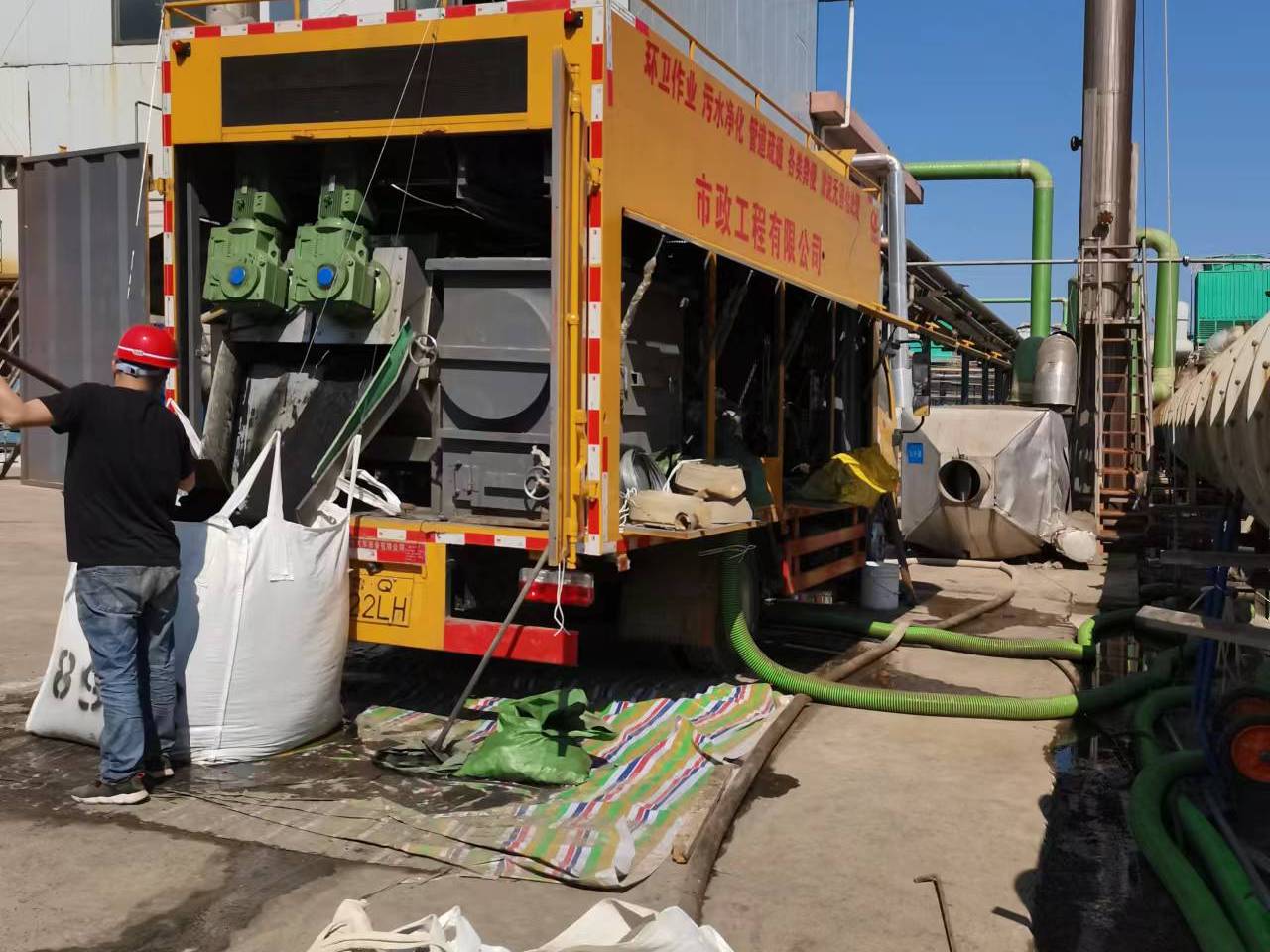 安乡淤泥压干处理